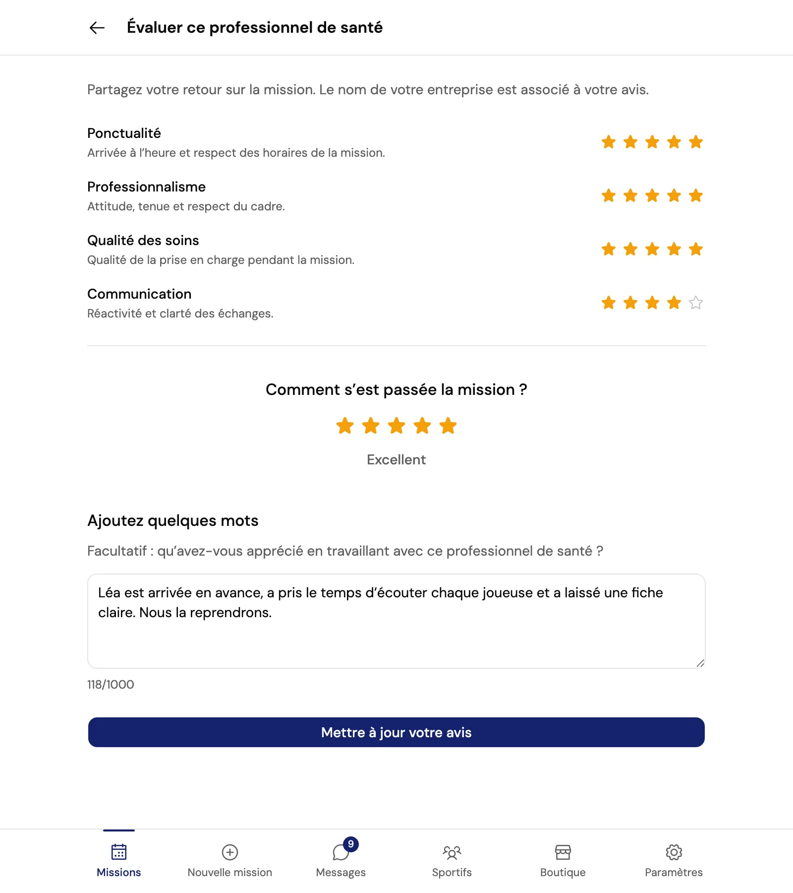 La page Évaluer ce professionnel de santé : Ponctualité, Professionnalisme, Qualité des soins et Communication notés en étoiles, une note globale Excellent et un commentaire.